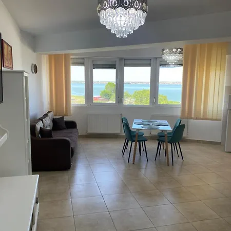 Apartament Carla Summerland * 马马亚